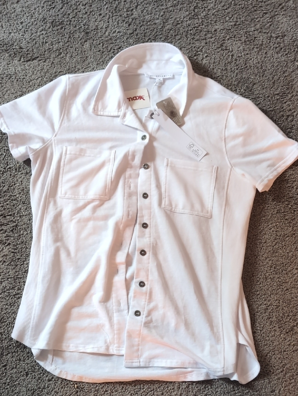 Nwt White Short-Sleeve Button Front Shirt